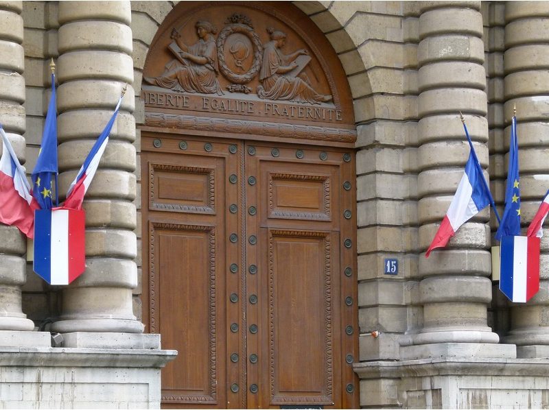 Le Sénat adopte un projet de loi pour alléger la bureaucratie locale